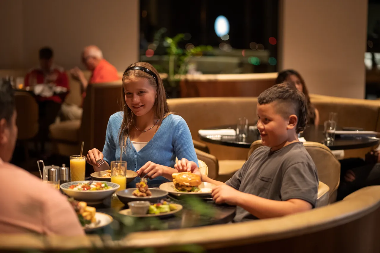 Kids dining