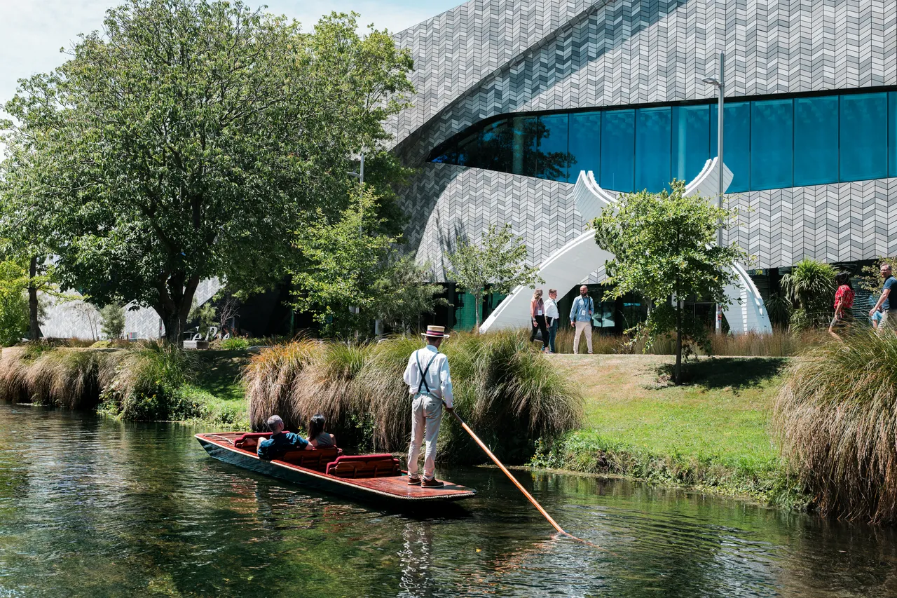 Punting on the Avon Te Pae