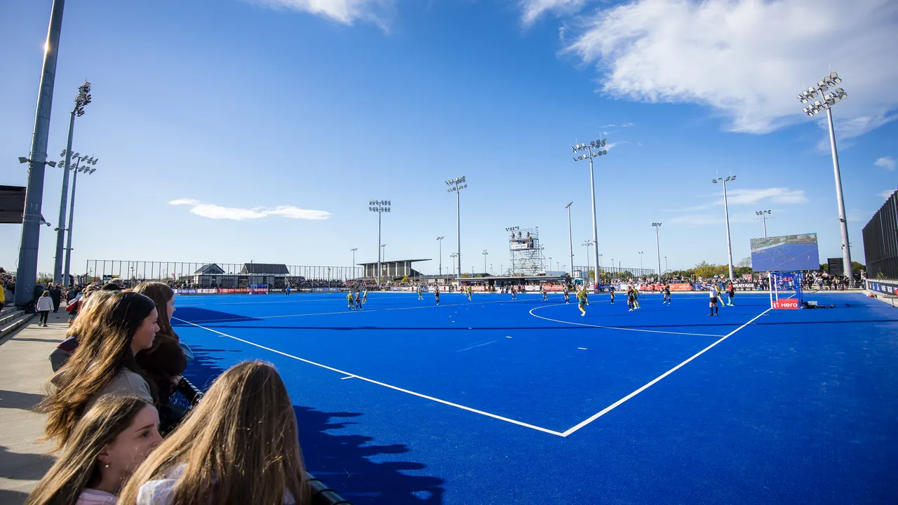 FIH Pro League kids watch hockey