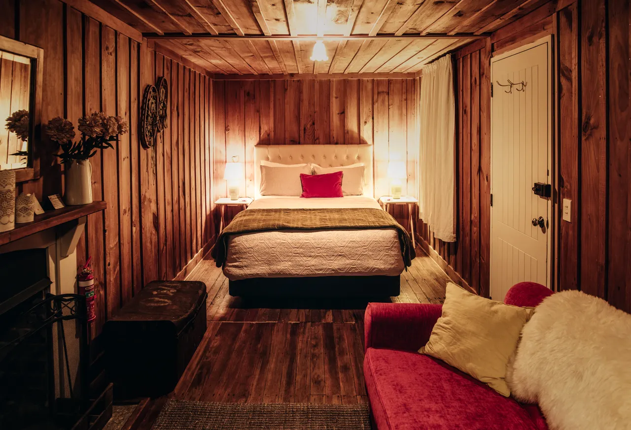 Red Cottage - Inside View