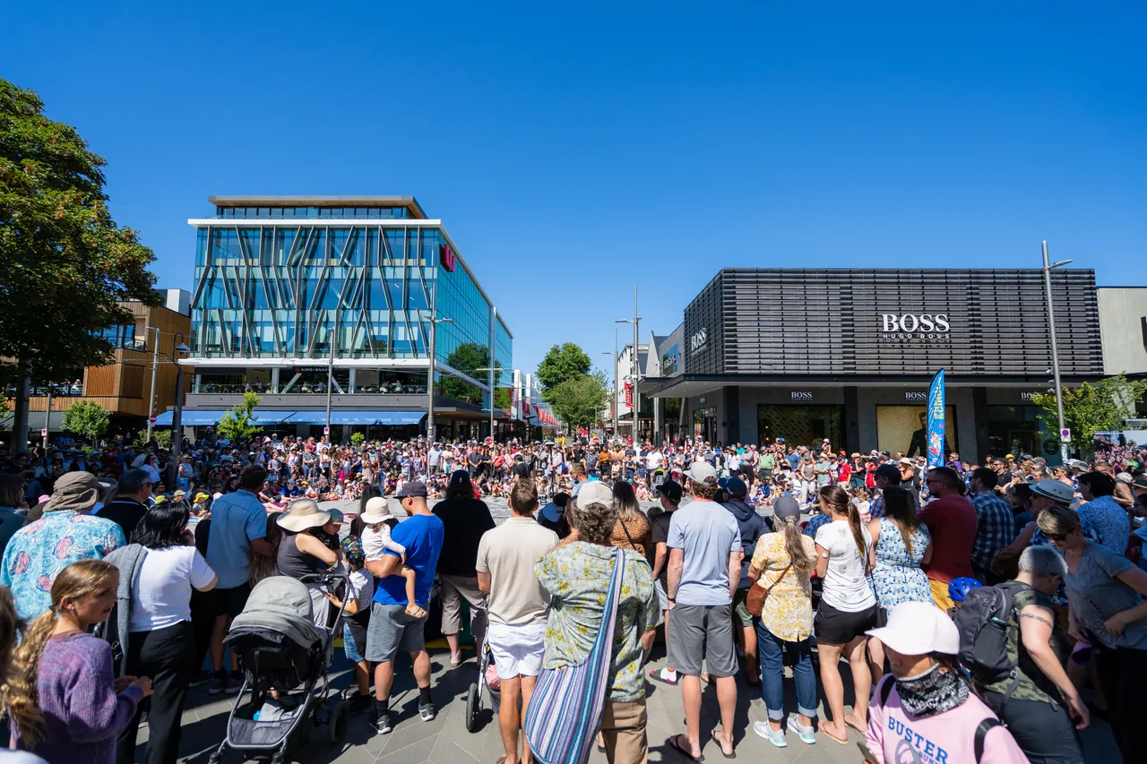 Bread & Circus Crowds at Bridge of Remembrance