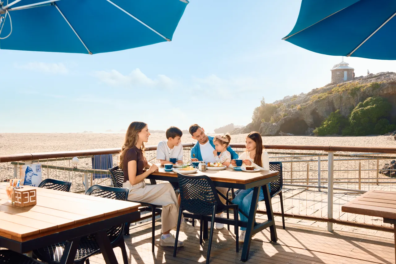 Family dining at The Beach Sumner