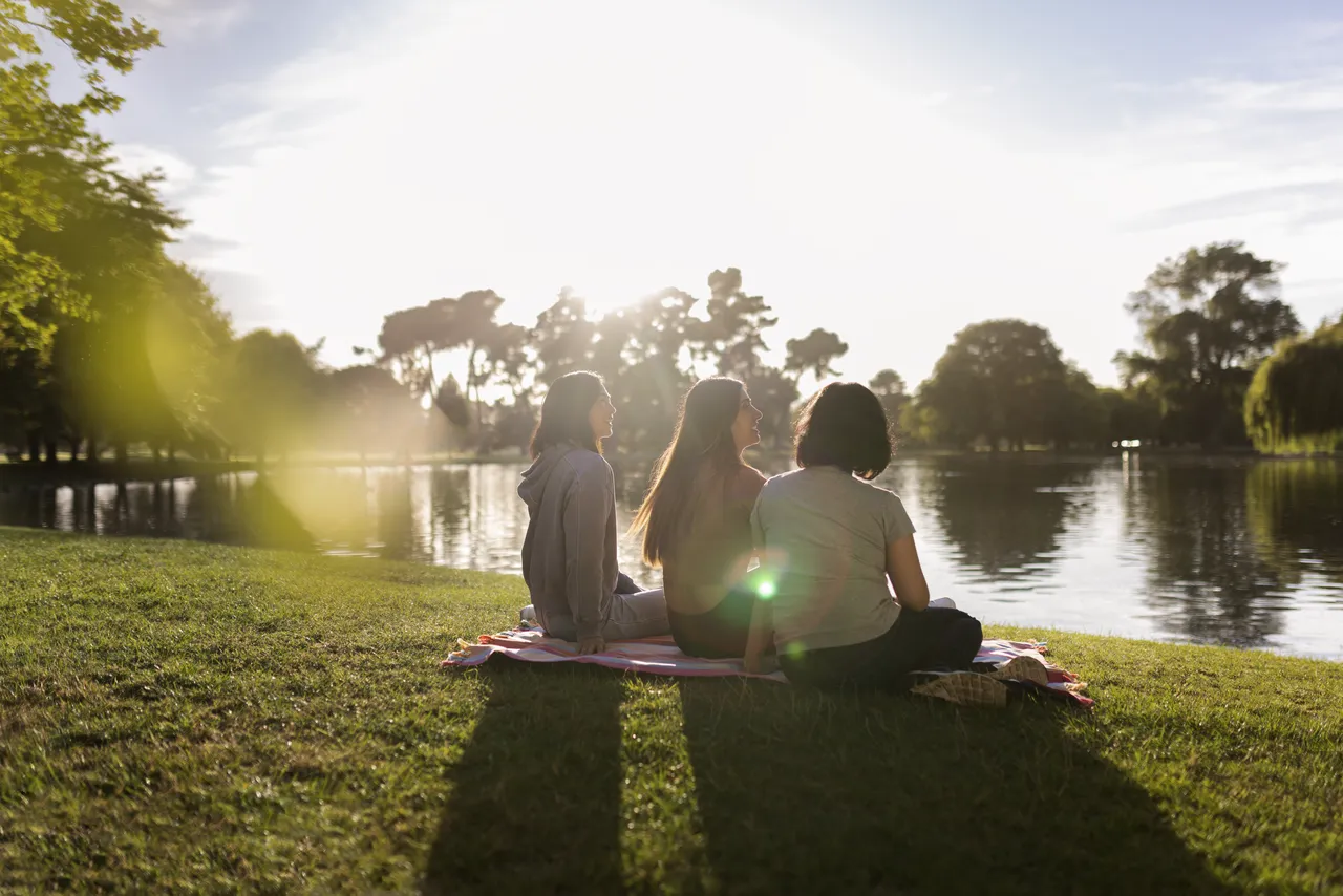 Friends having a quiet time at Hagley Park