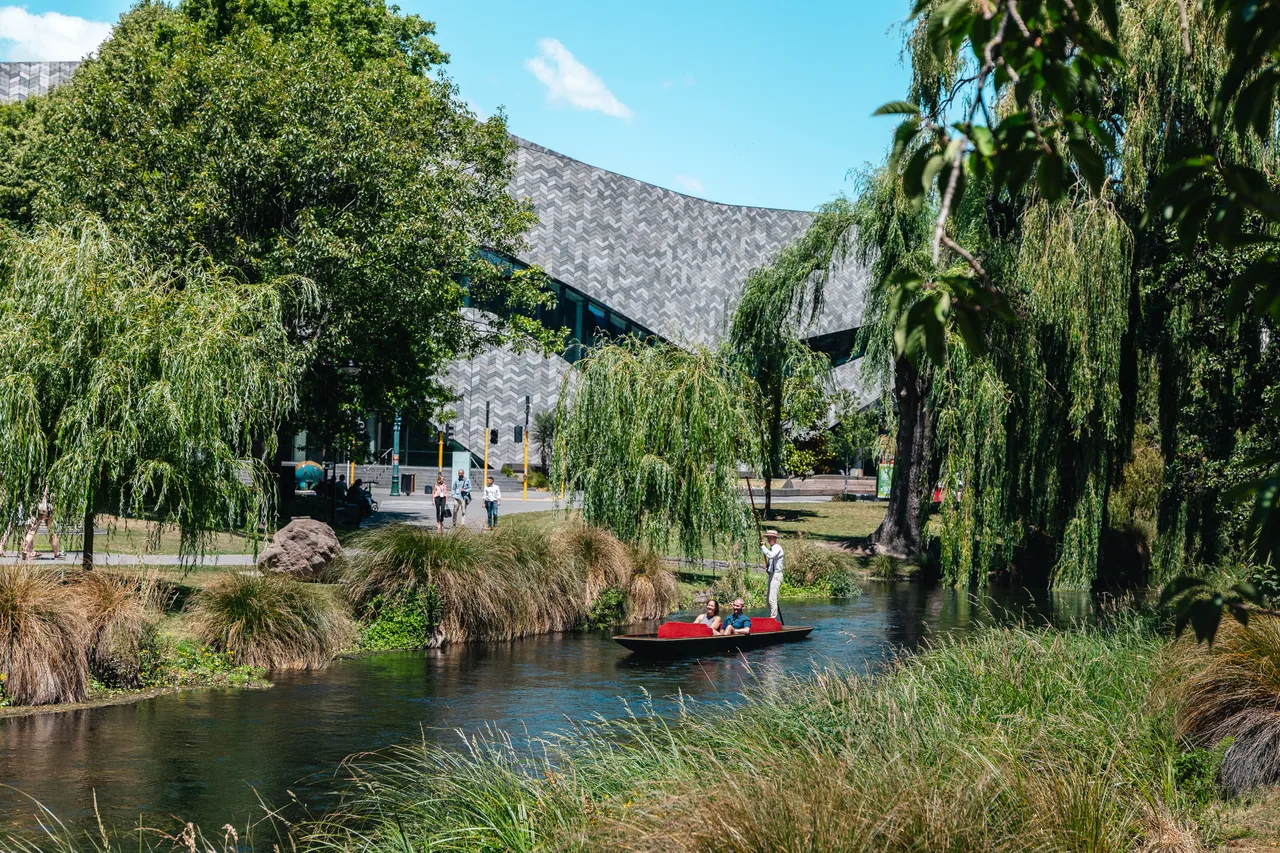 Punting on the Avon Te Pae