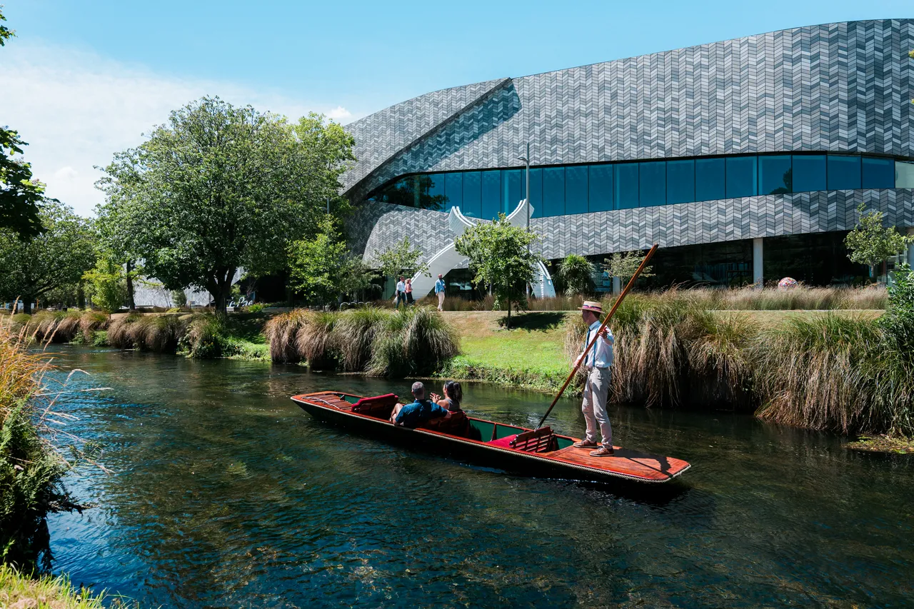Punting on the Avon Te Pae