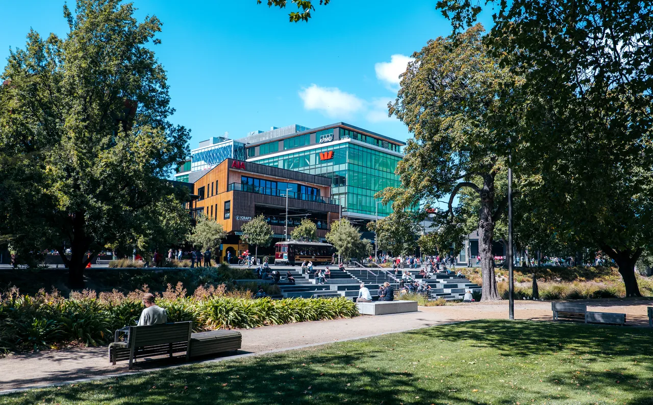 Lunch hour at Oxford Terrace