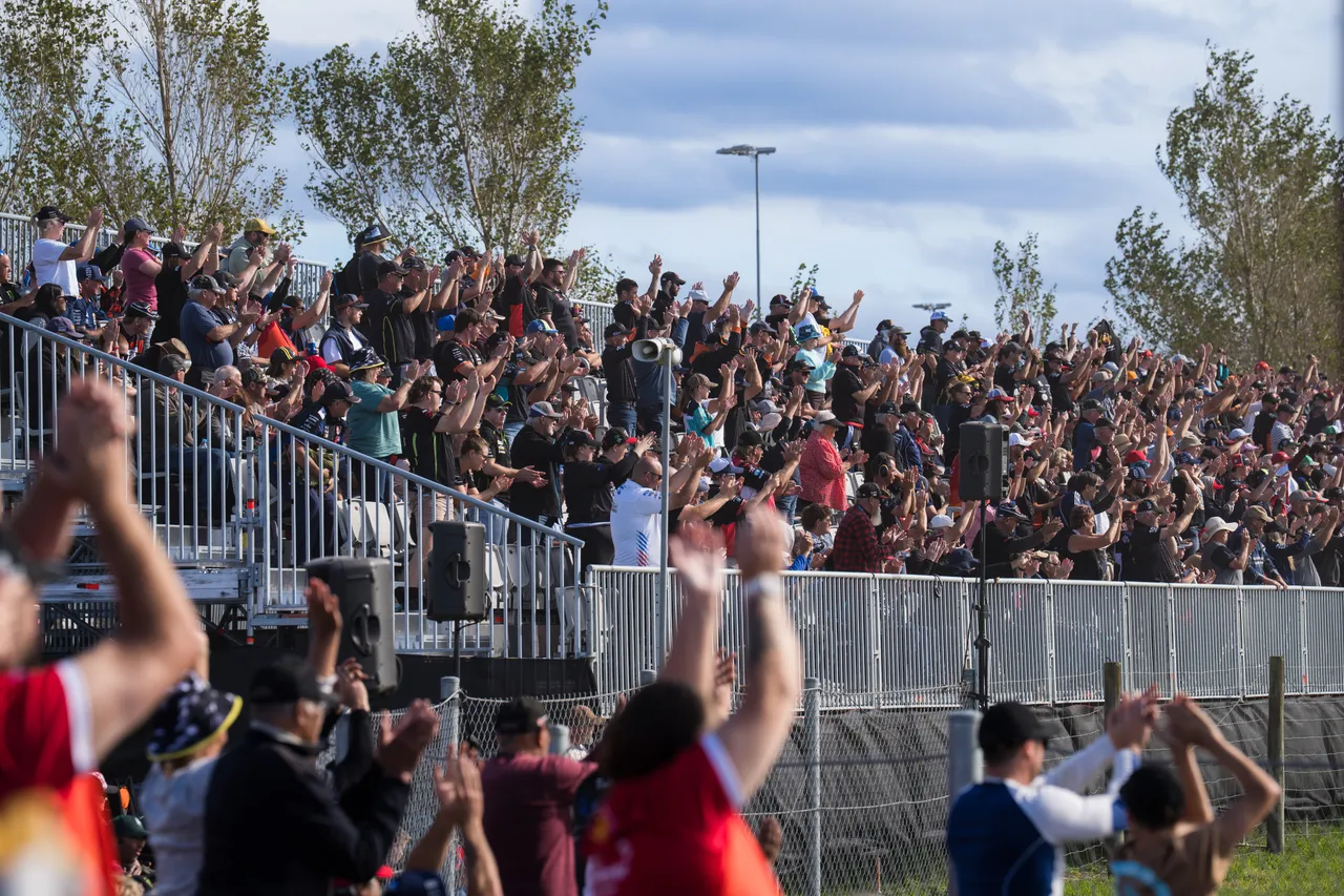 Supercars 2026 crowd