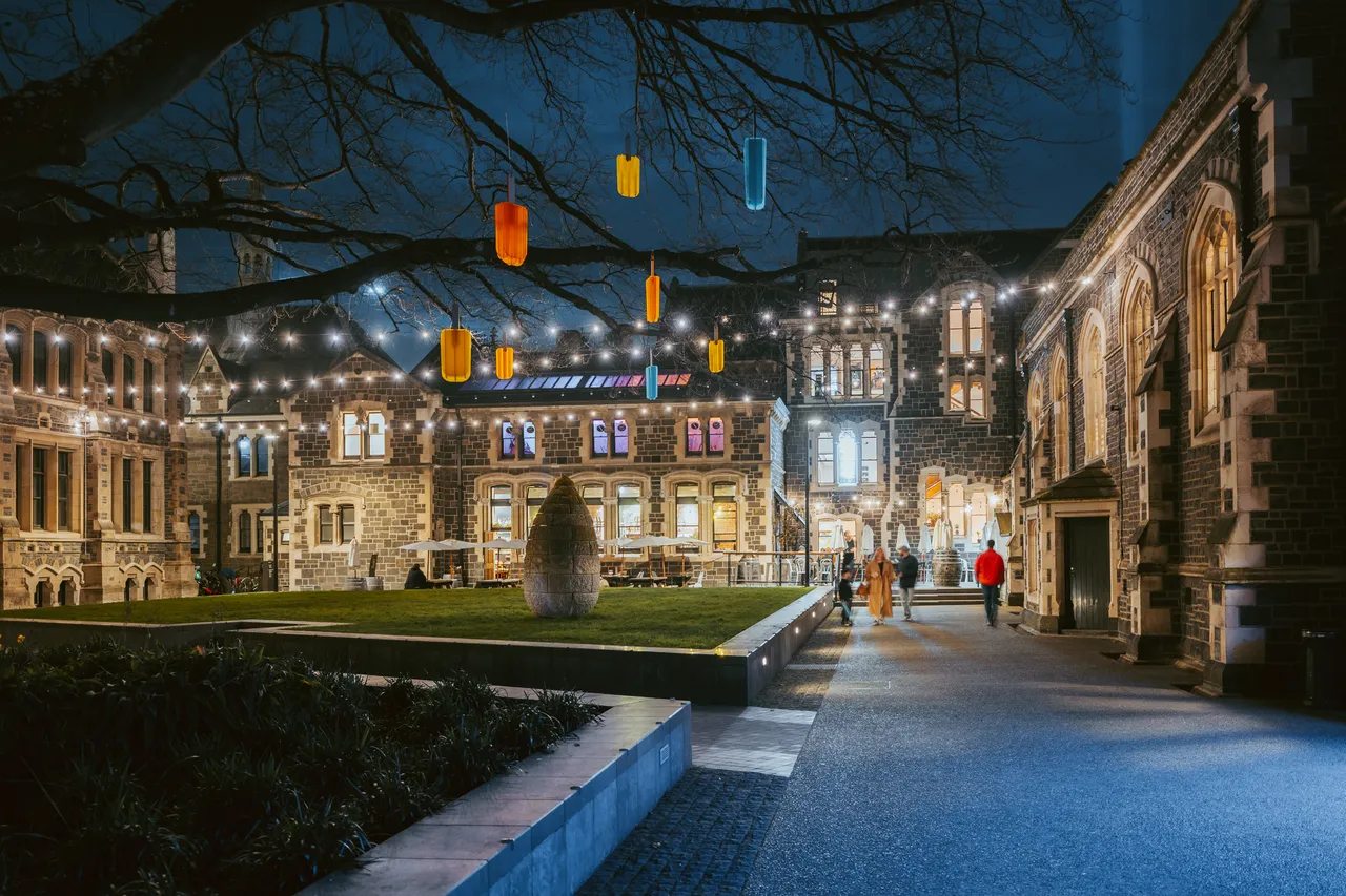  The Arts Centre at night