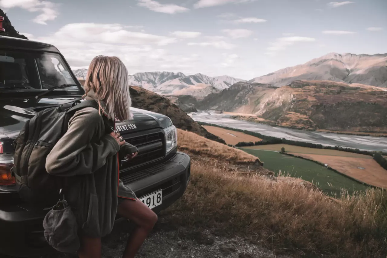 Wanaka-Ridgeline-Adventures-girl-hood-ShanBawden-2000x1333
