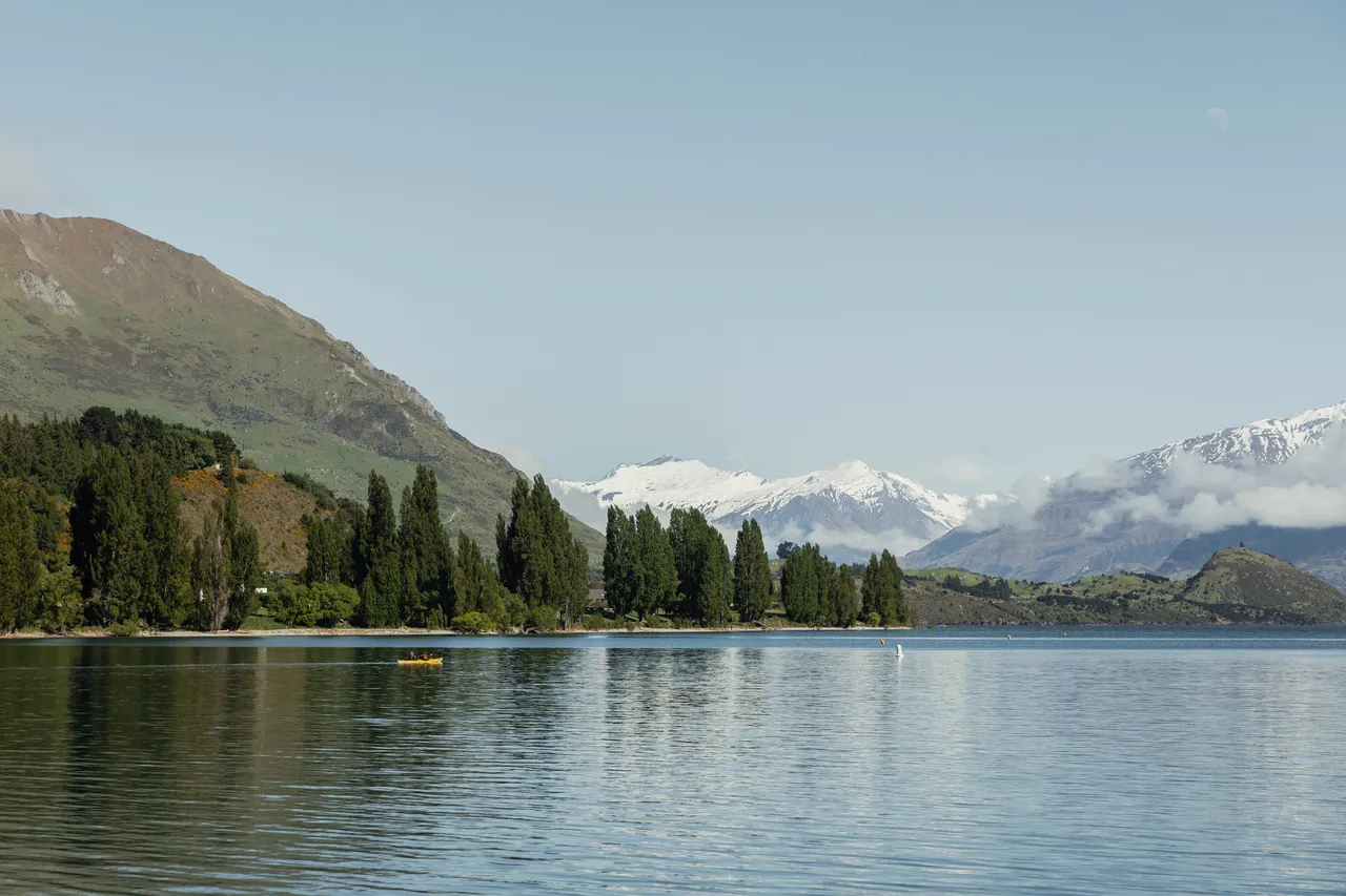 Kayaking Lake Wānaka 